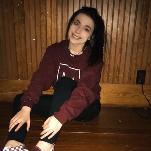 Meet your Posher, Maya